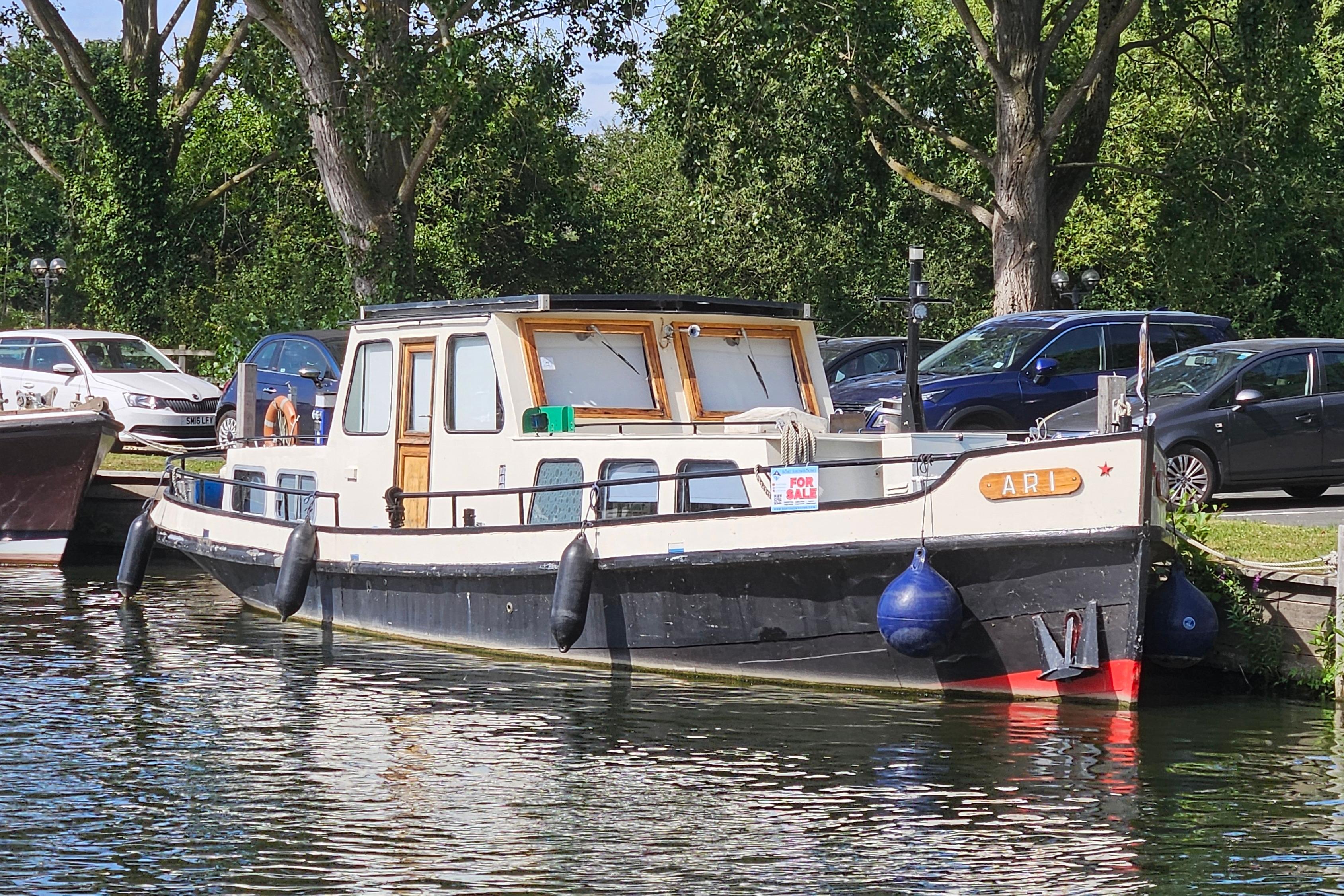 1921 Classic Dutch Barge