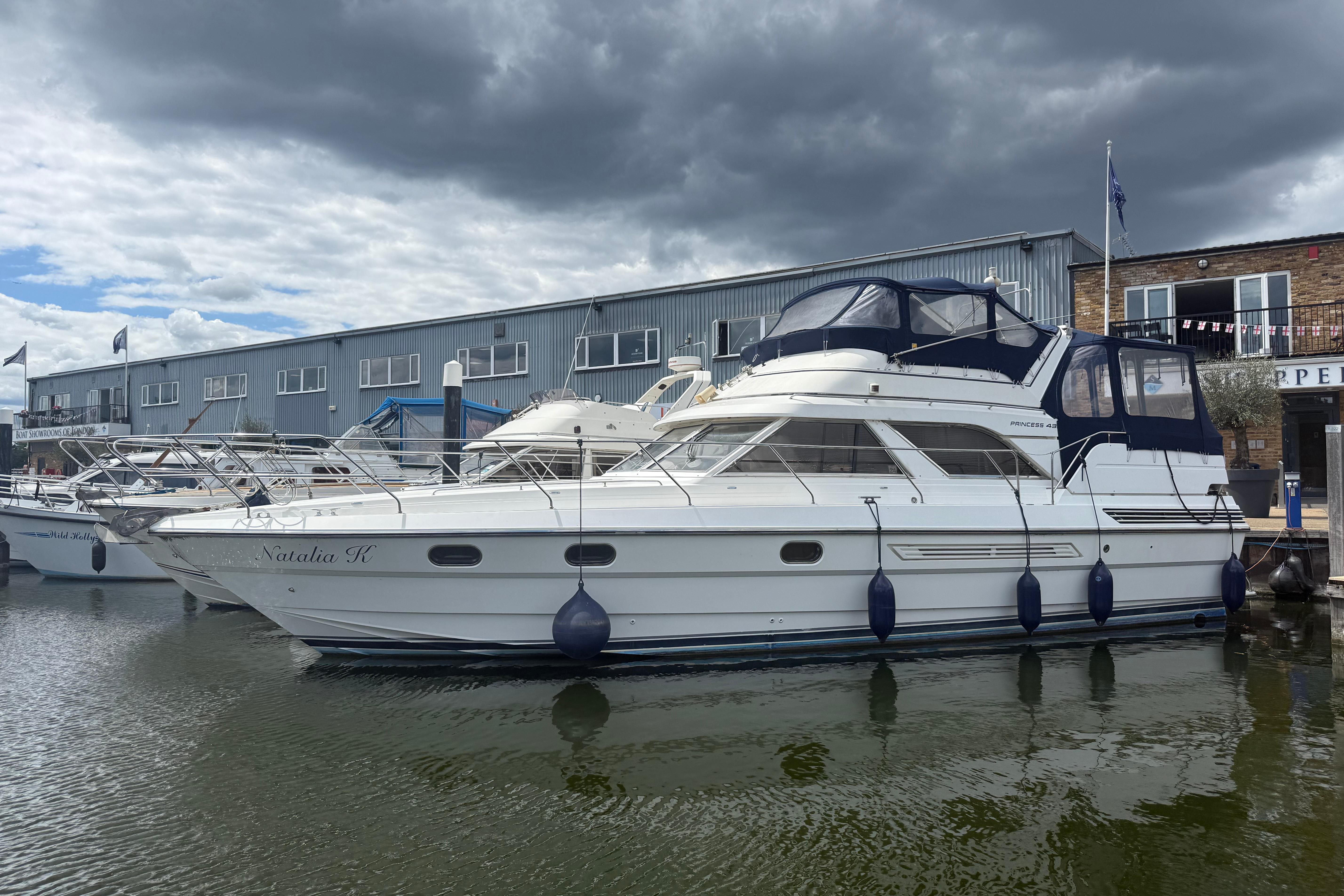 1992 Princess 435