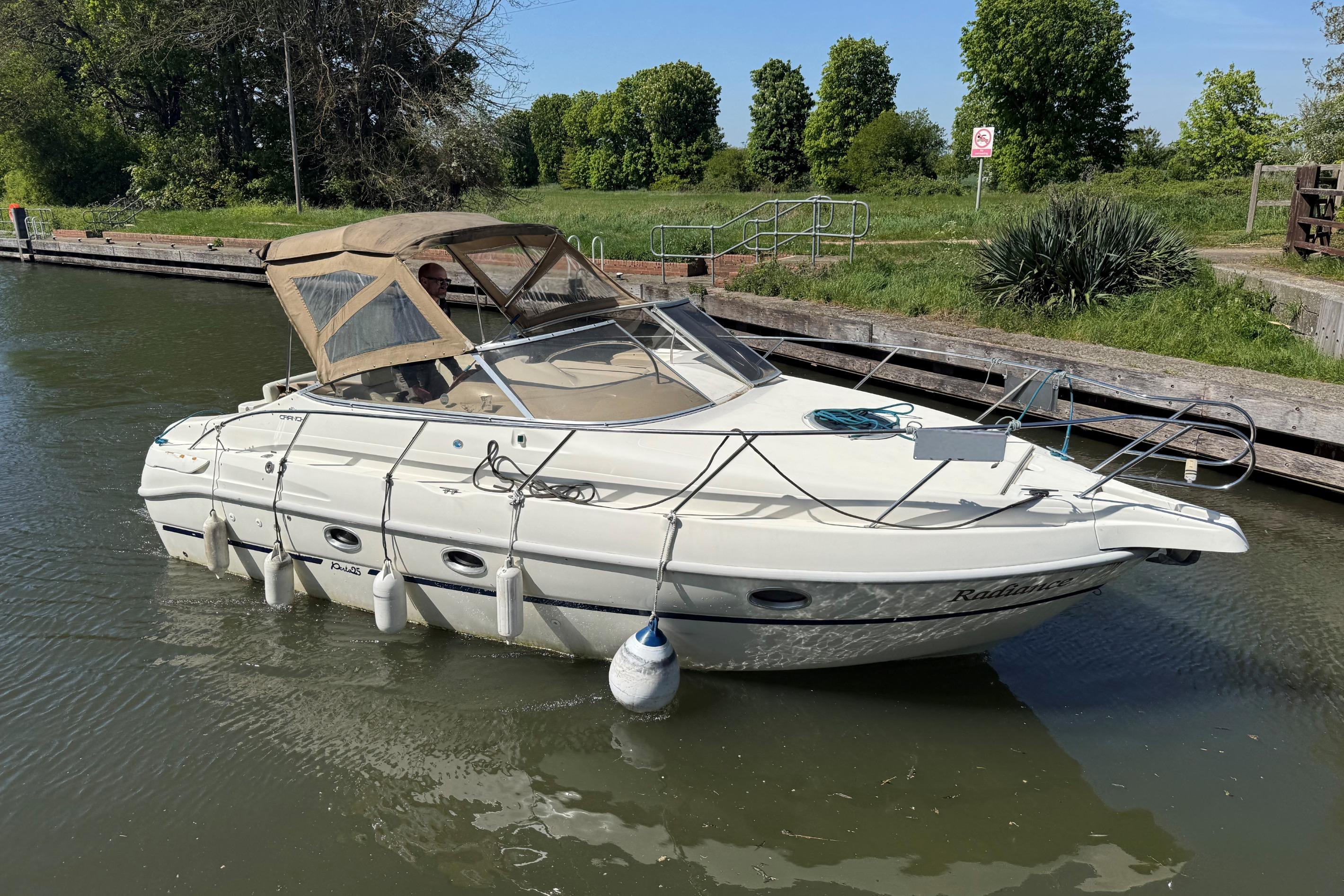 1997 Cranchi Perla 25