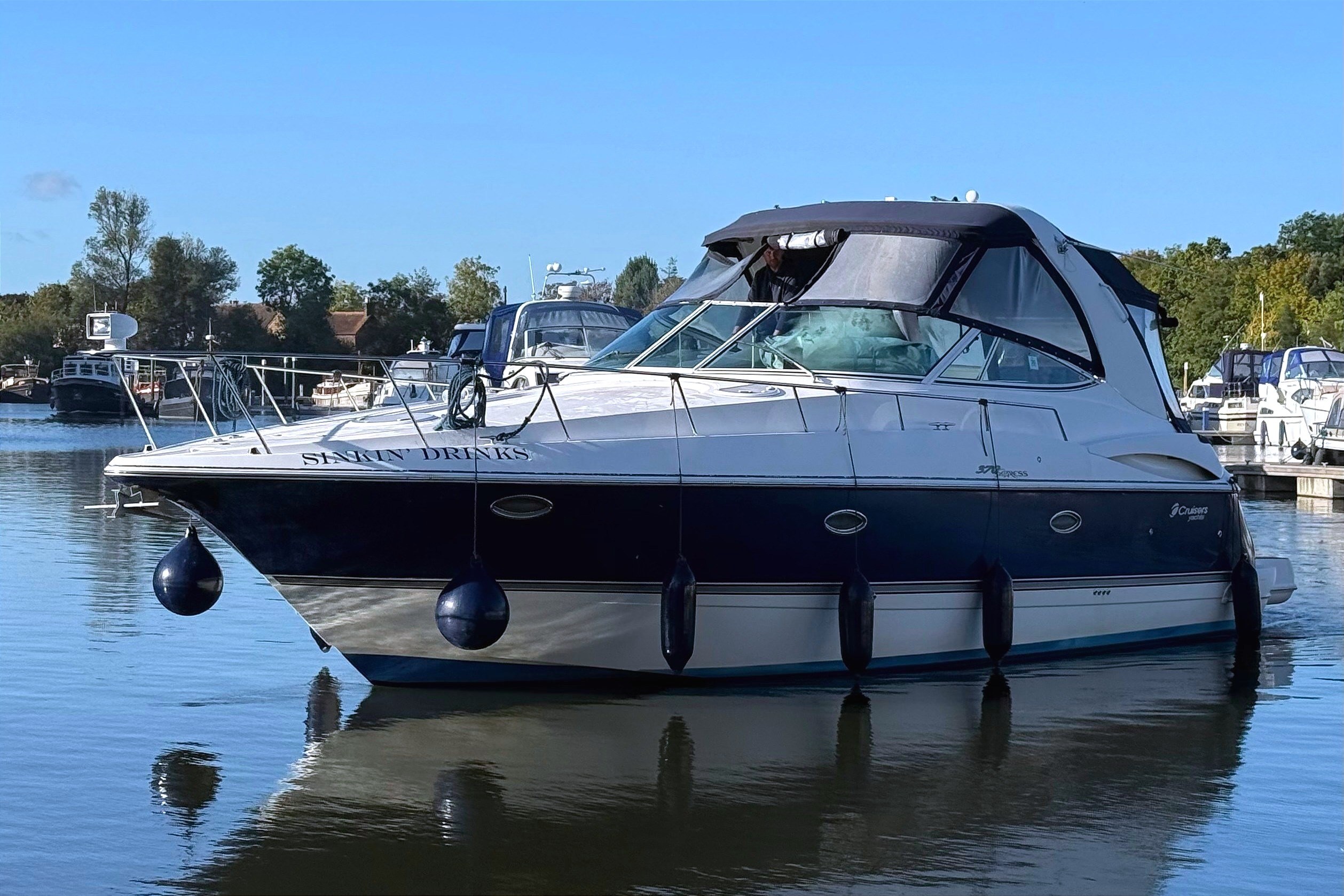 2006 Cruisers Express 370