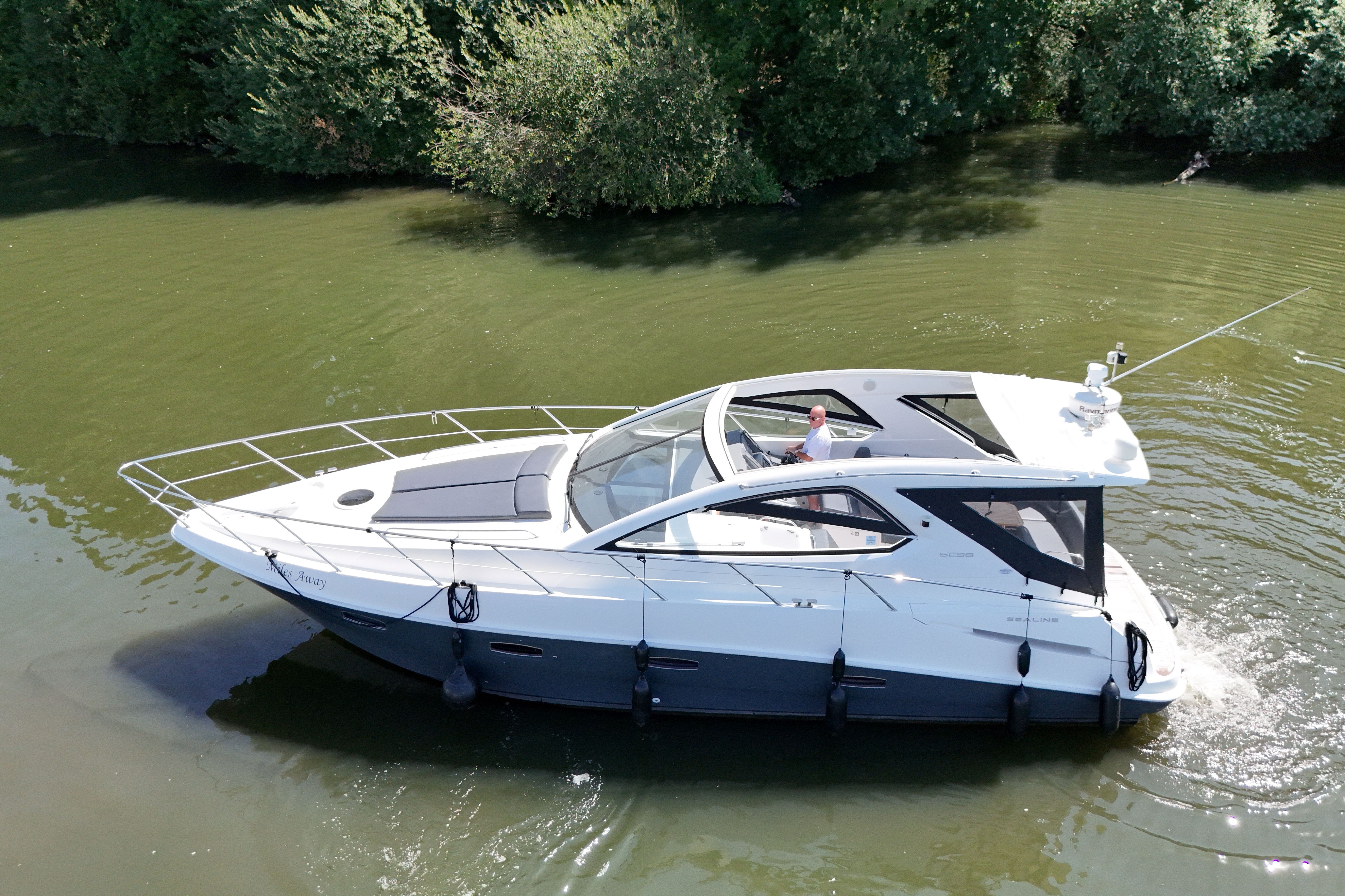 2008 Sealine SC38